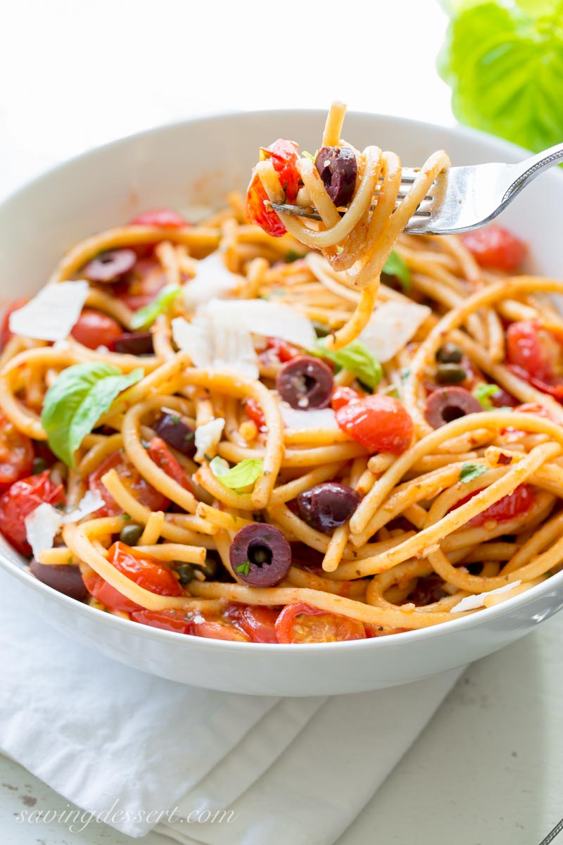 Bucatini Puttanesca - Spicy One-Pot Pasta - Best Crafts and Recipes