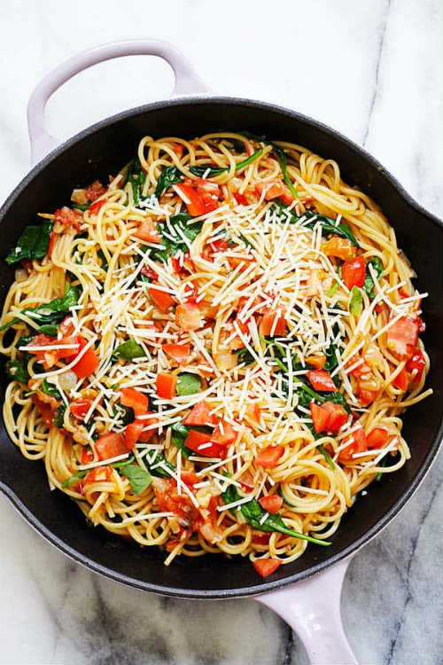 One-Pot Pasta with Spinach and Tomatoes Recipe - Best Crafts and Recipes