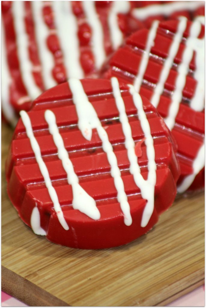 Chocolate Dipped Valentine's Oreos - Best Crafts and Recipes