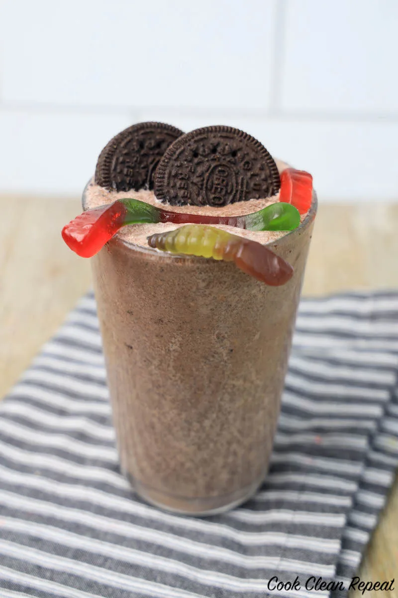Halloween Dirt Shake - Best Crafts and Recipes